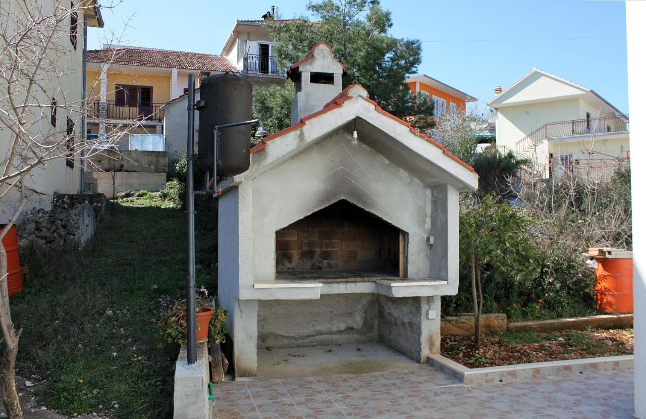Apartments By The Sea Mastrinka, Ciovo - 4836 Trogir Bagian luar foto