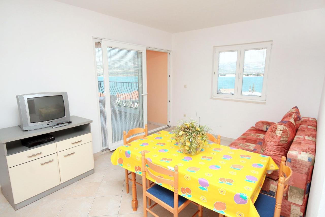 Apartments By The Sea Mastrinka, Ciovo - 4836 Trogir Bagian luar foto