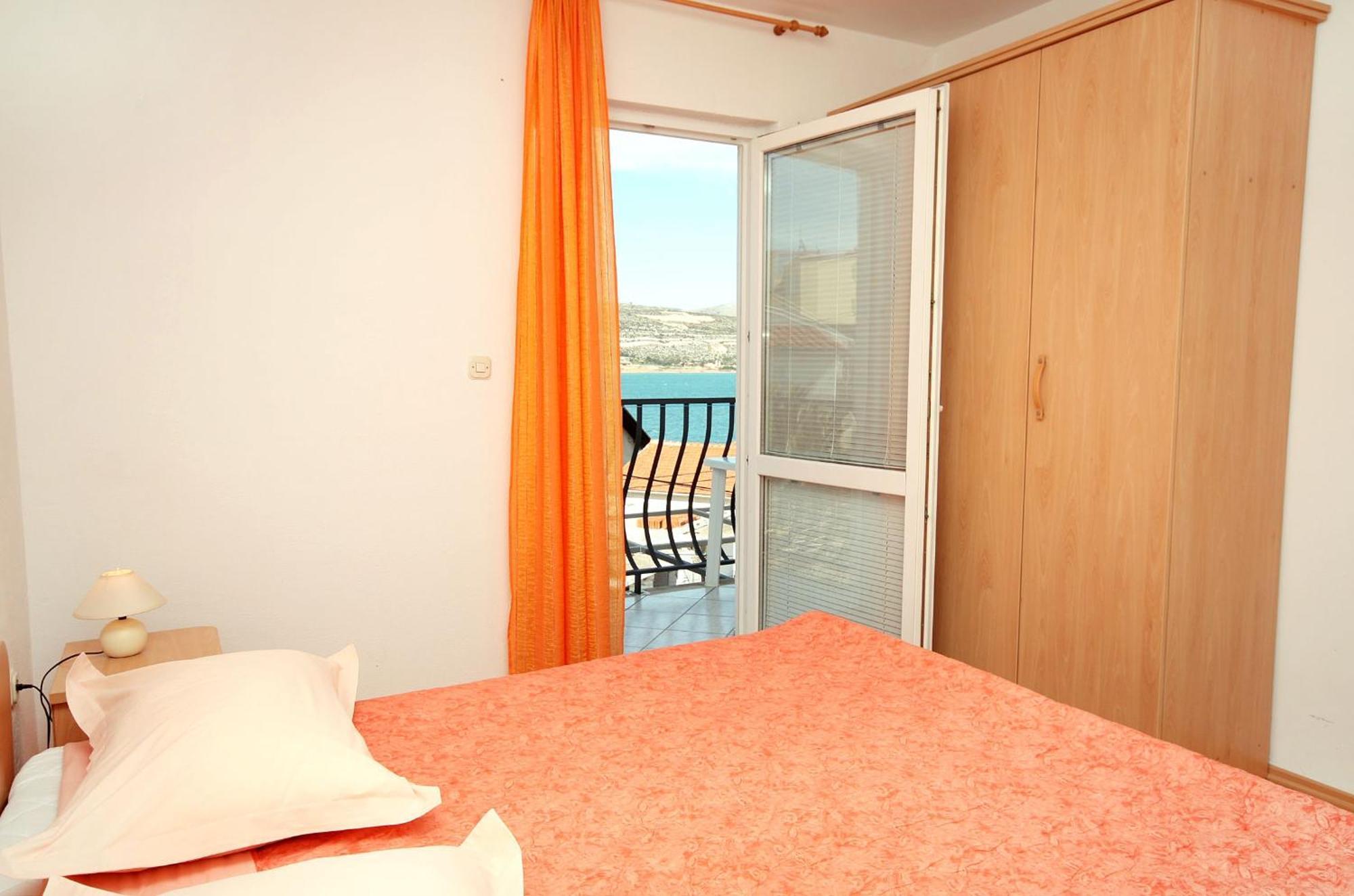 Apartments By The Sea Mastrinka, Ciovo - 4836 Trogir Ruang foto